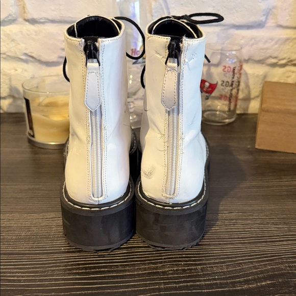 Kendall + Kylie Women's White Faux Leather Hunt2 Combat Lug Sole Boot - Picture 6 of 9